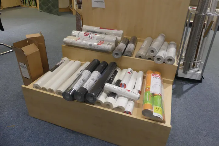 Konvolut Tapetenrollen Umfang: Regalinhalt